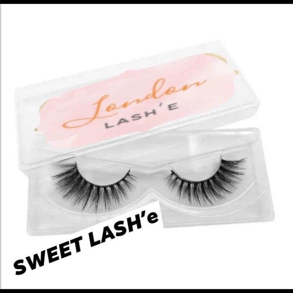 Lashes - Picture 2 of 10